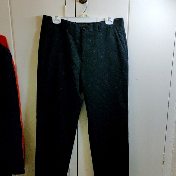 French Connection Men's Black Suit. Size 38 jacket, Size 34 pants. - Picture 5 of 7